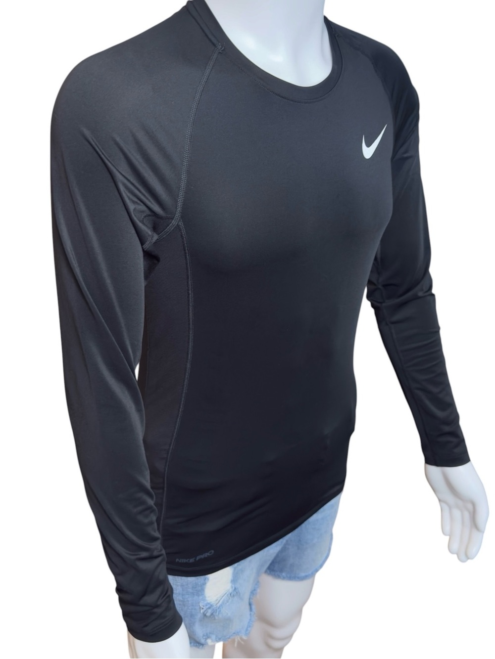NIKE Men’s Pro Slim Fit Long Sleeve Shirt